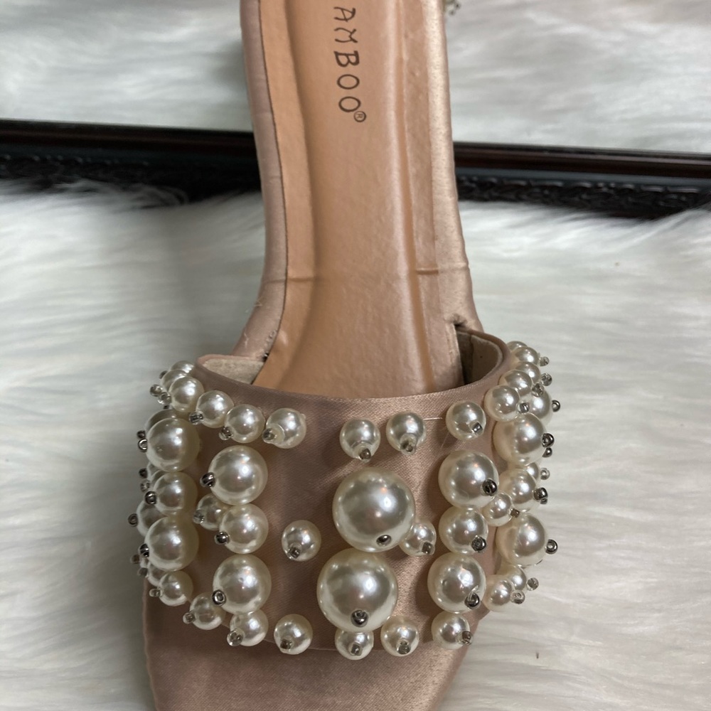 BOGO New tan flat sandals - Picture 3 of 5